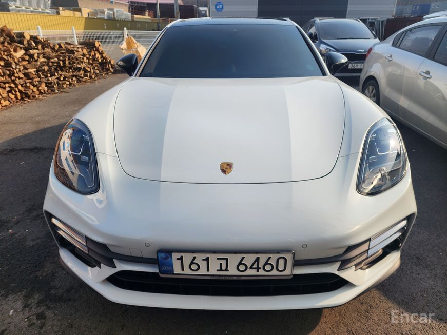 Porsche Panamera - фото 0