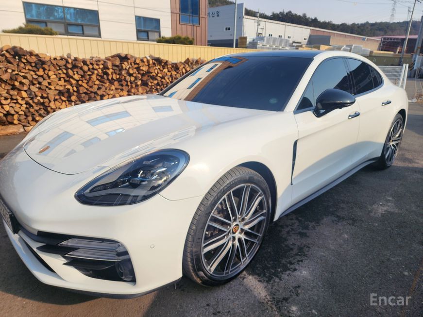 Porsche Panamera - фото 1
