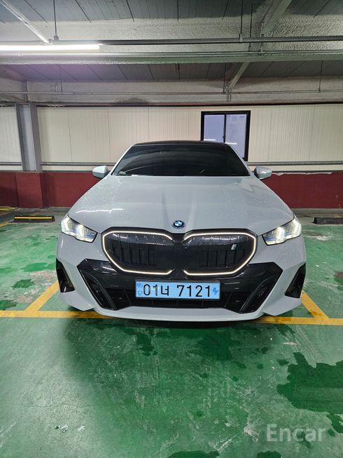 BMW i5 - фото 2