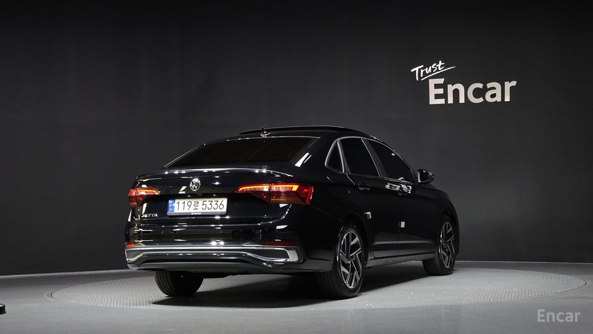 Volkswagen Jetta - фото 1