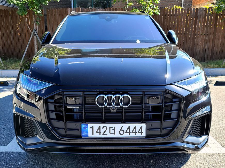 Audi Q8 - фото 0