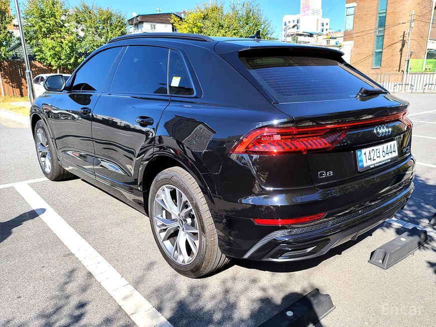 Audi Q8 - фото 5