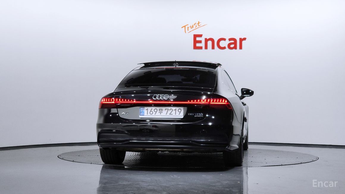 Audi A7 - фото 3