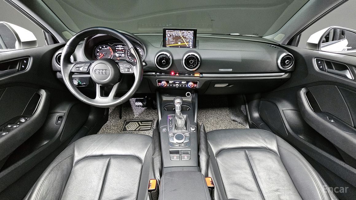 Audi A3 - фото 6