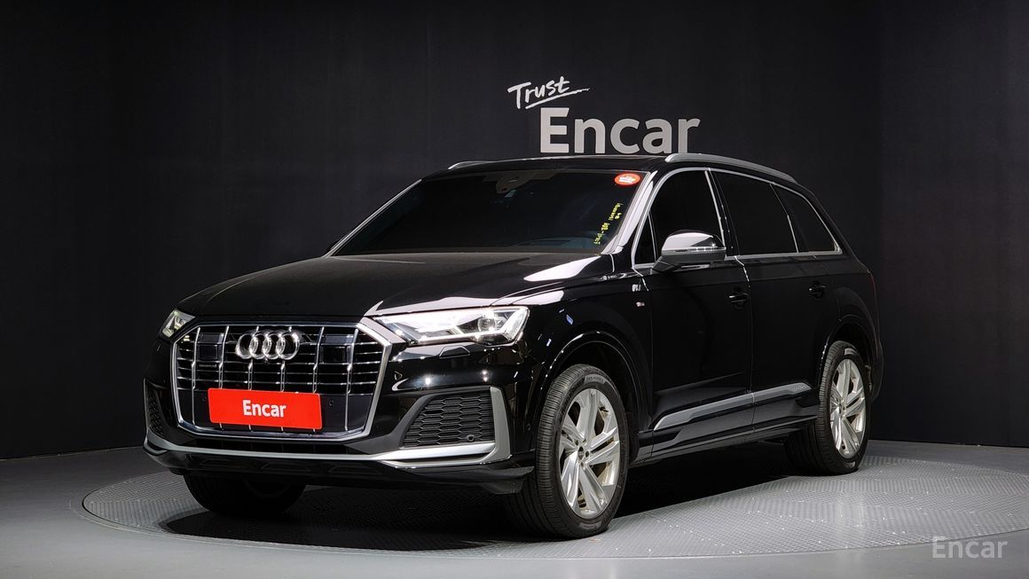 Audi Q7 - фото 0
