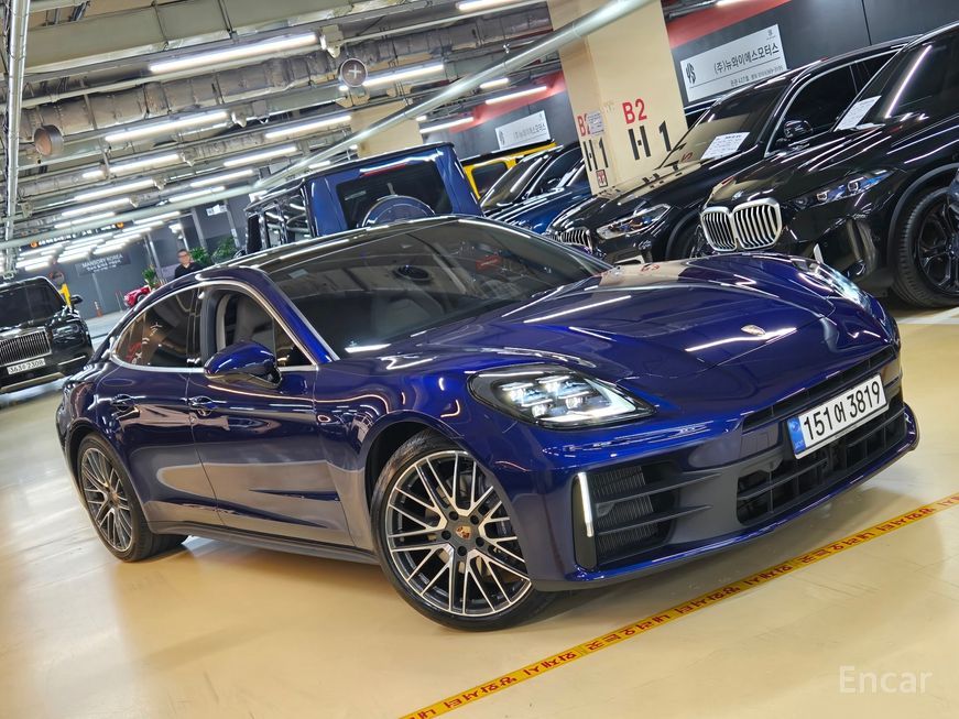 Porsche Panamera - фото 0