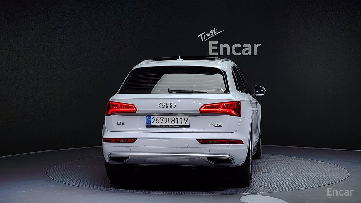 Audi Q5 - фото 3