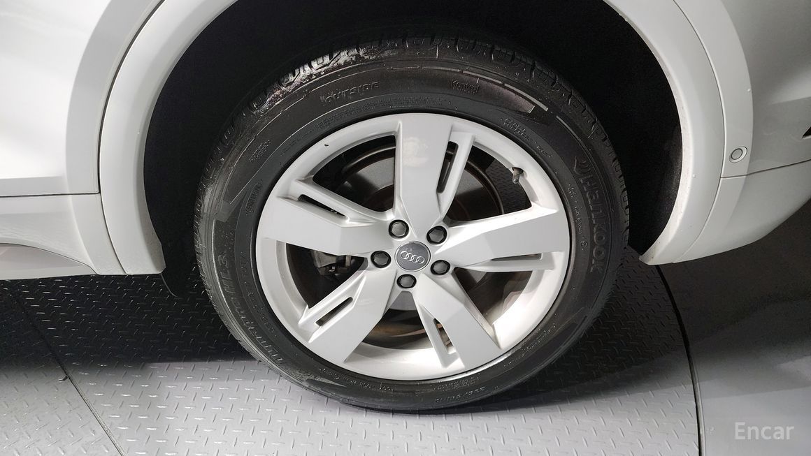 Audi Q5 - фото 4