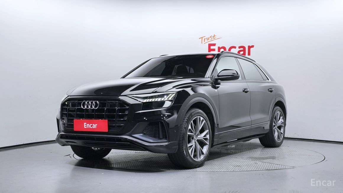 Audi Q8 - фото 0
