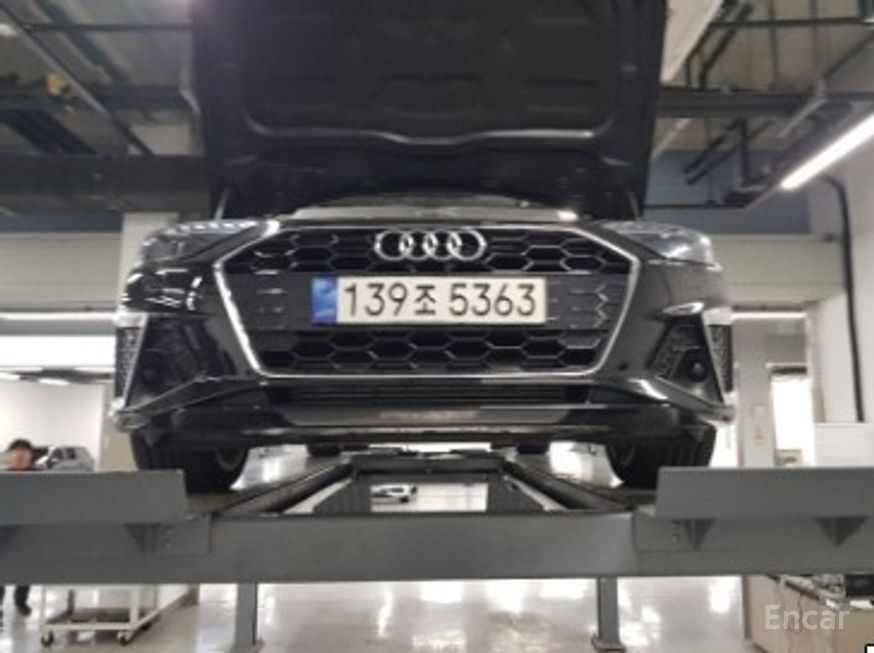 Audi A4 - фото 0