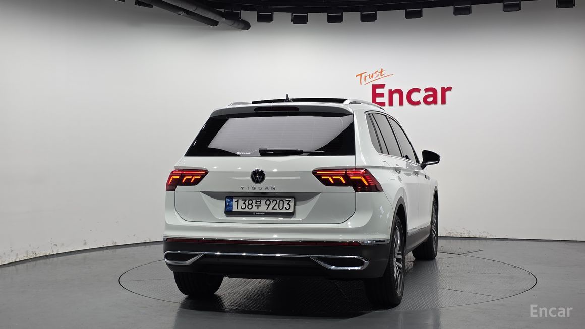 Volkswagen Tiguan - фото 3