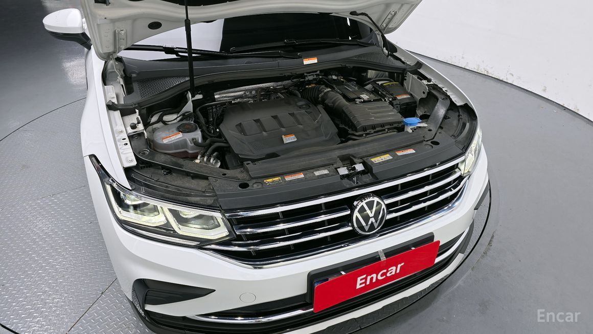 Volkswagen Tiguan - фото 5
