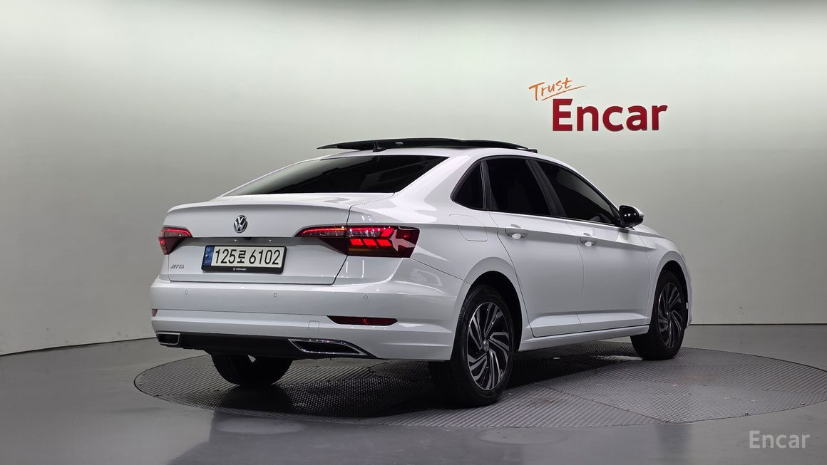 Volkswagen Jetta - фото 1