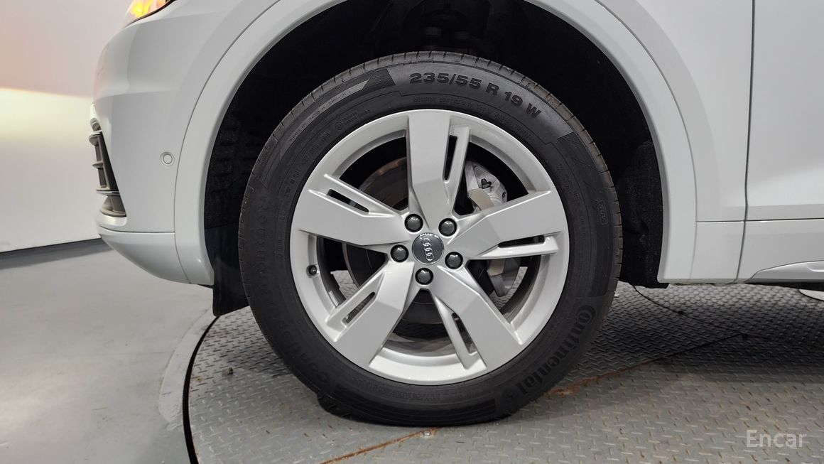Audi Q5 - фото 4