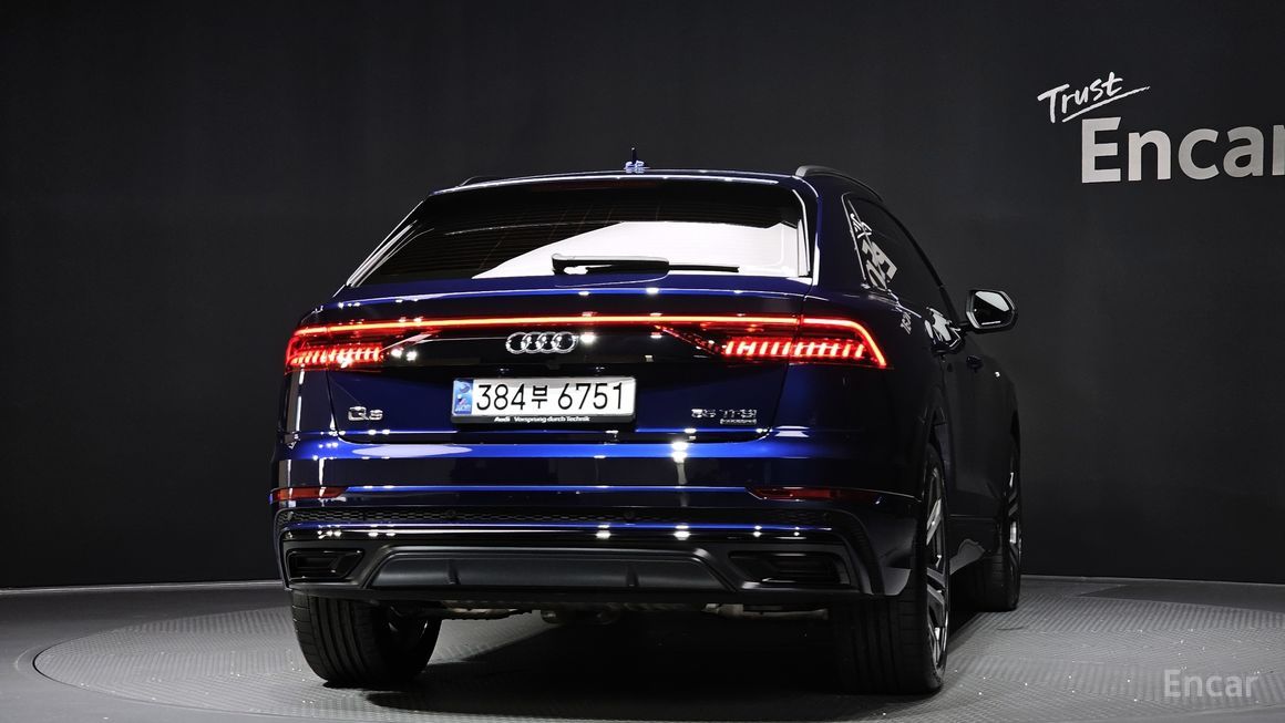Audi Q8 - фото 3