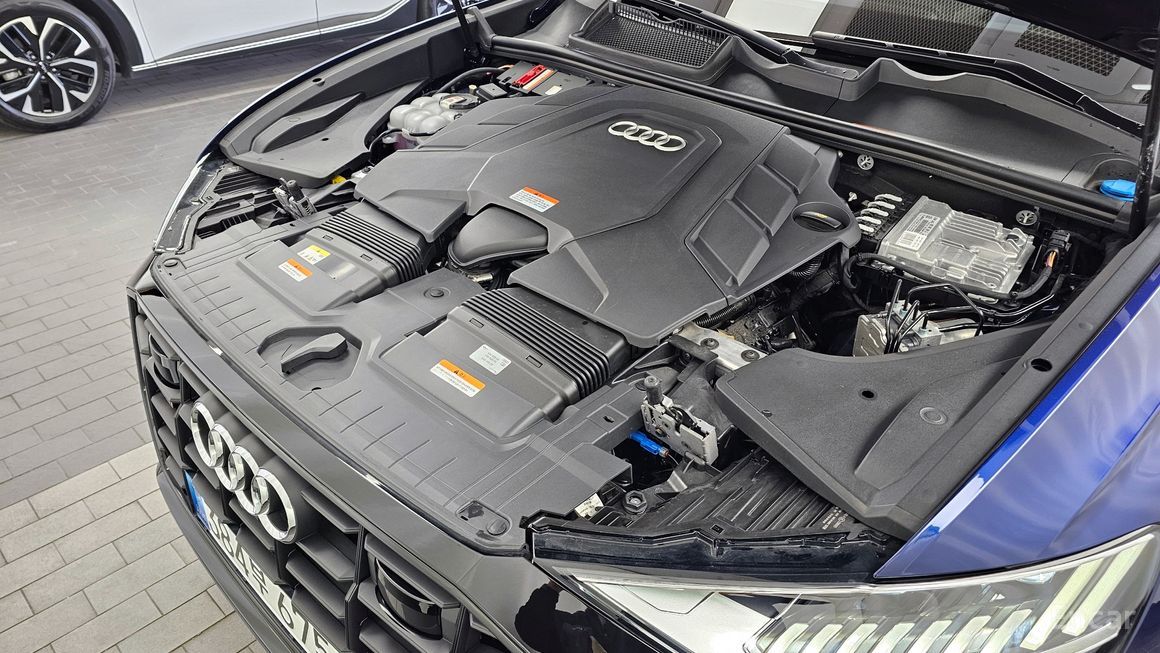 Audi Q8 - фото 5