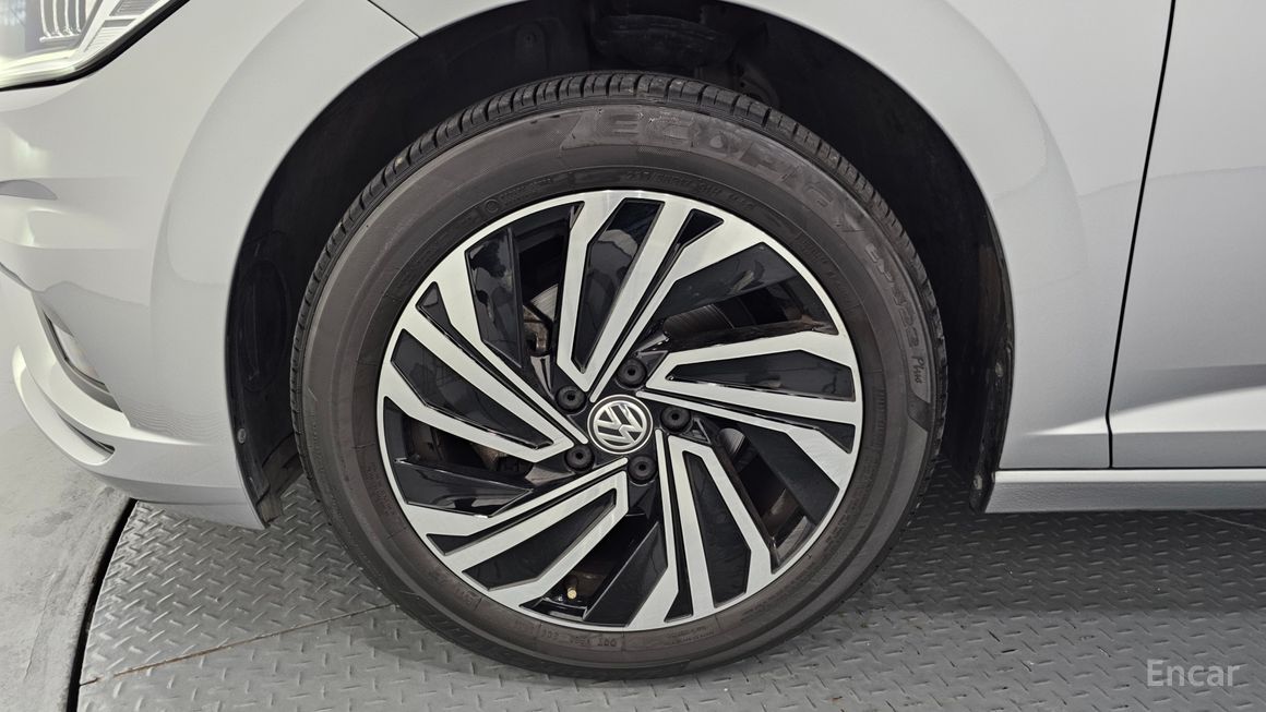 Volkswagen Jetta - фото 4