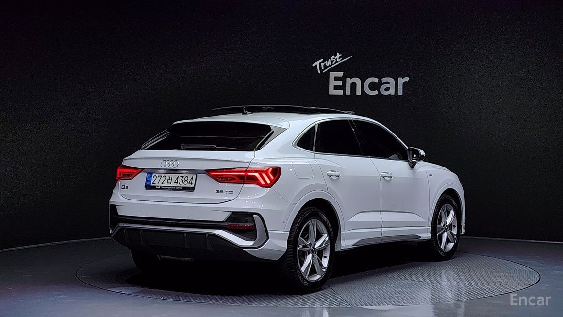 Audi Q3 - фото 1
