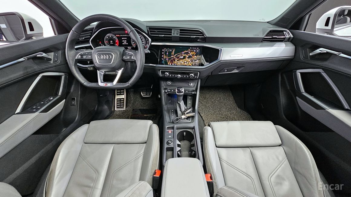 Audi Q3 - фото 6