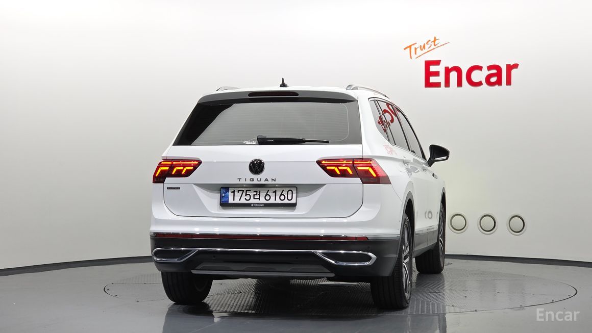 Volkswagen Tiguan - фото 3