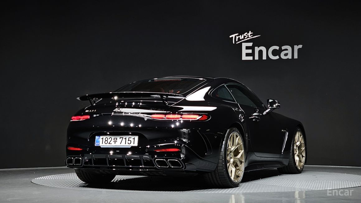Mercedes-Benz AMG GT - фото 1