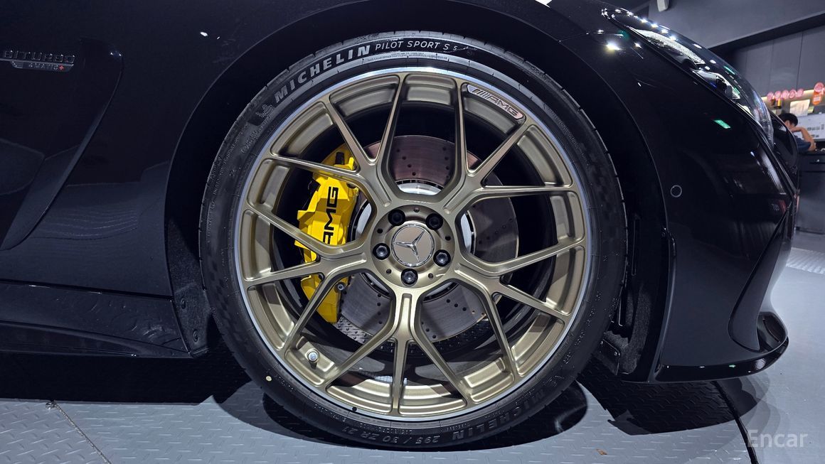 Mercedes-Benz AMG GT - фото 4