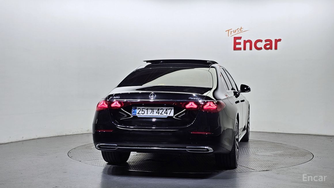 Mercedes-Benz E-Class - фото 3