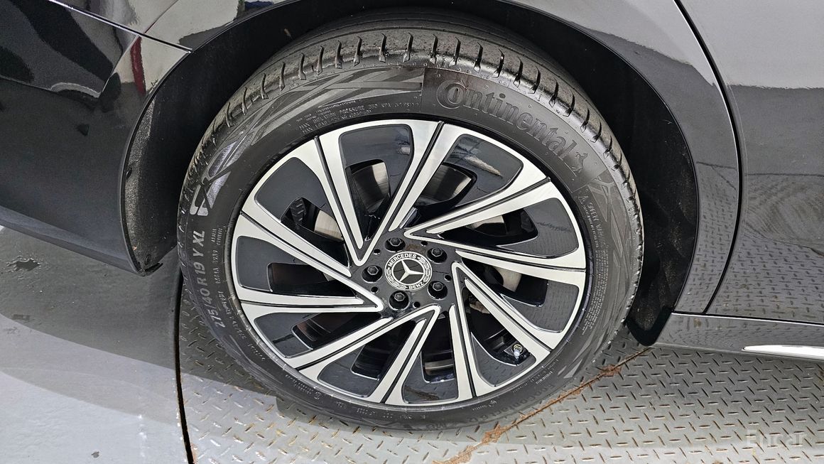 Mercedes-Benz E-Class - фото 4