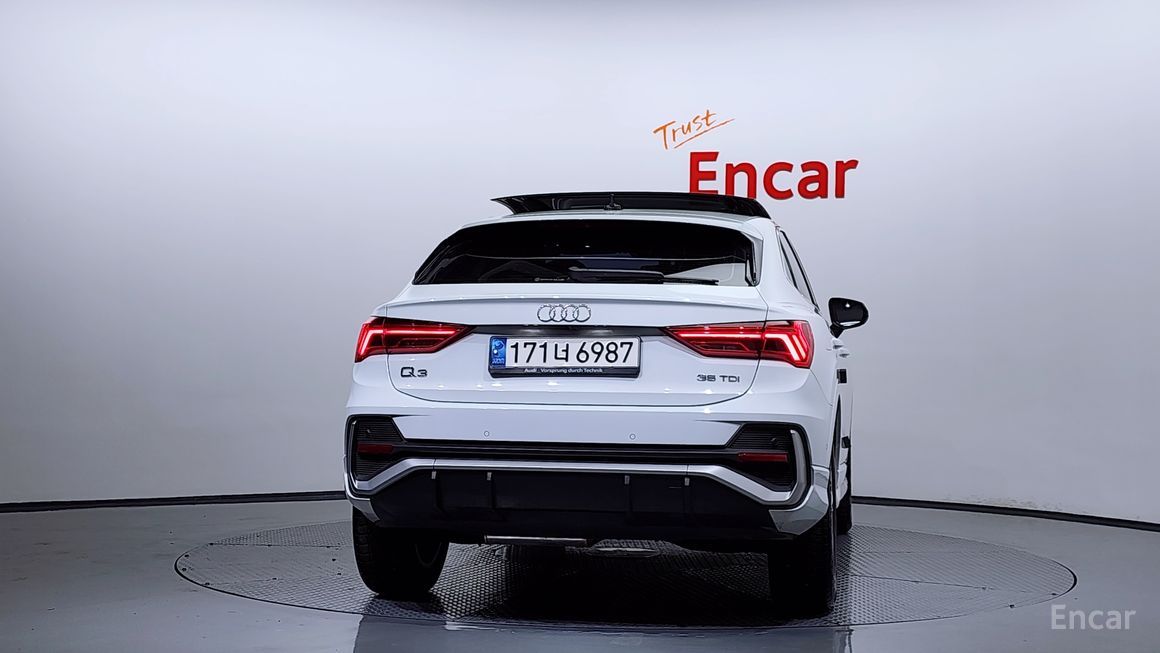 Audi Q3 - фото 3