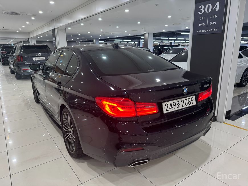 BMW 5 Series - фото 1