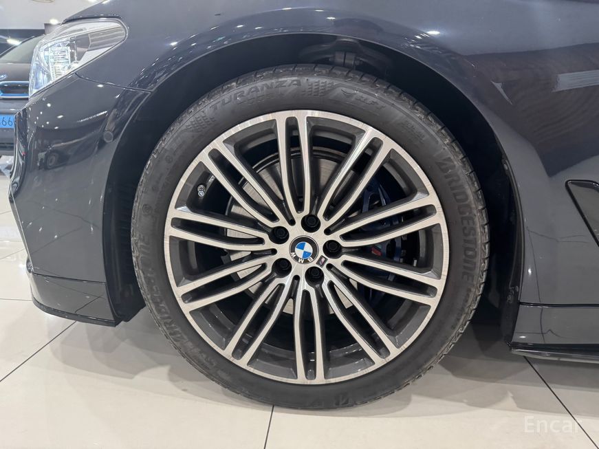 BMW 5 Series - фото 4