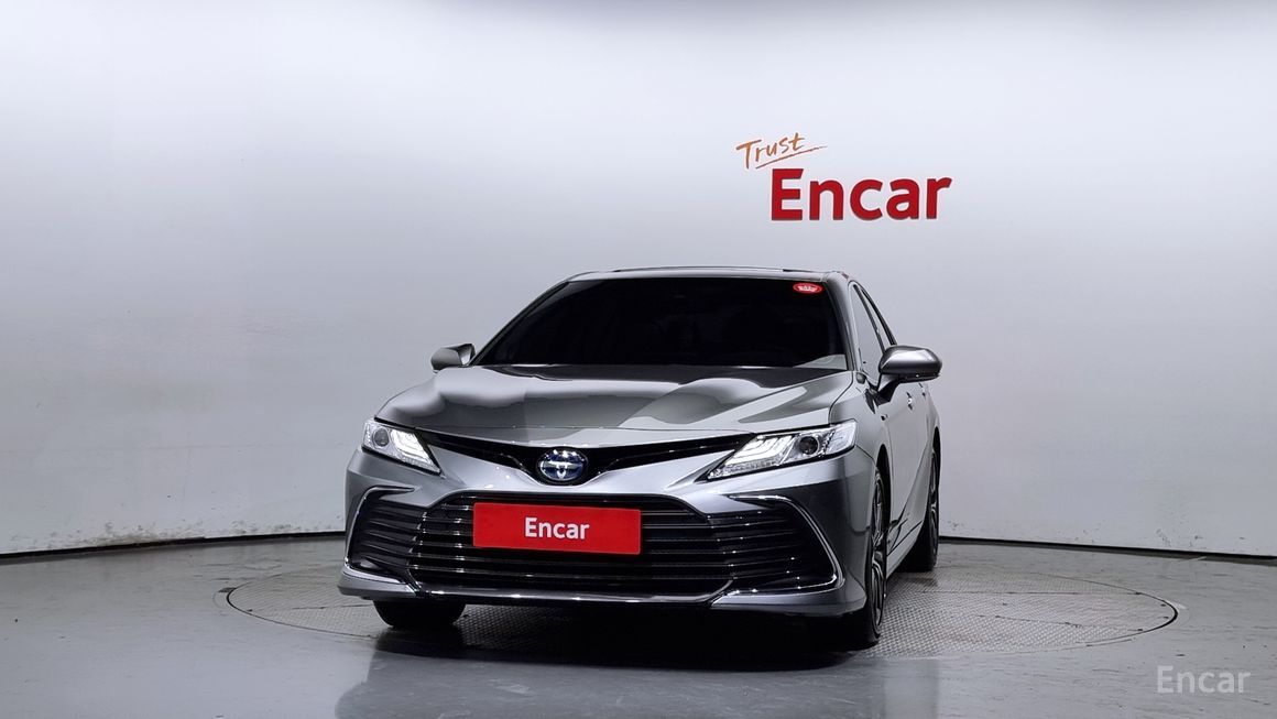Toyota Camry - фото 2
