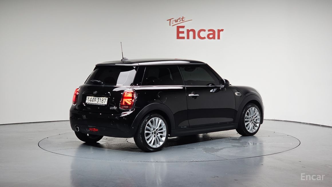 Mini Cooper - фото 1
