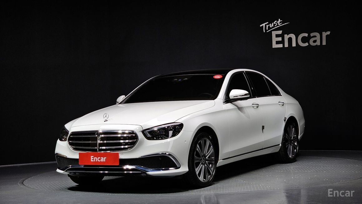 Mercedes-Benz E-Class - фото 0