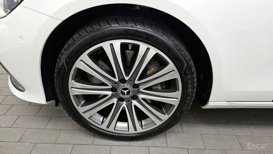 Mercedes-Benz E-Class - фото 4