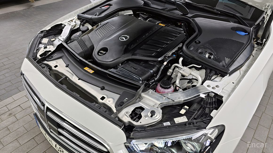 Mercedes-Benz E-Class - фото 5