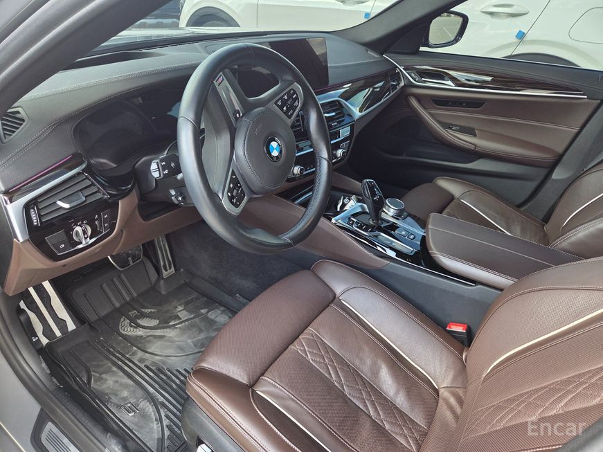 BMW 5 Series - фото 3