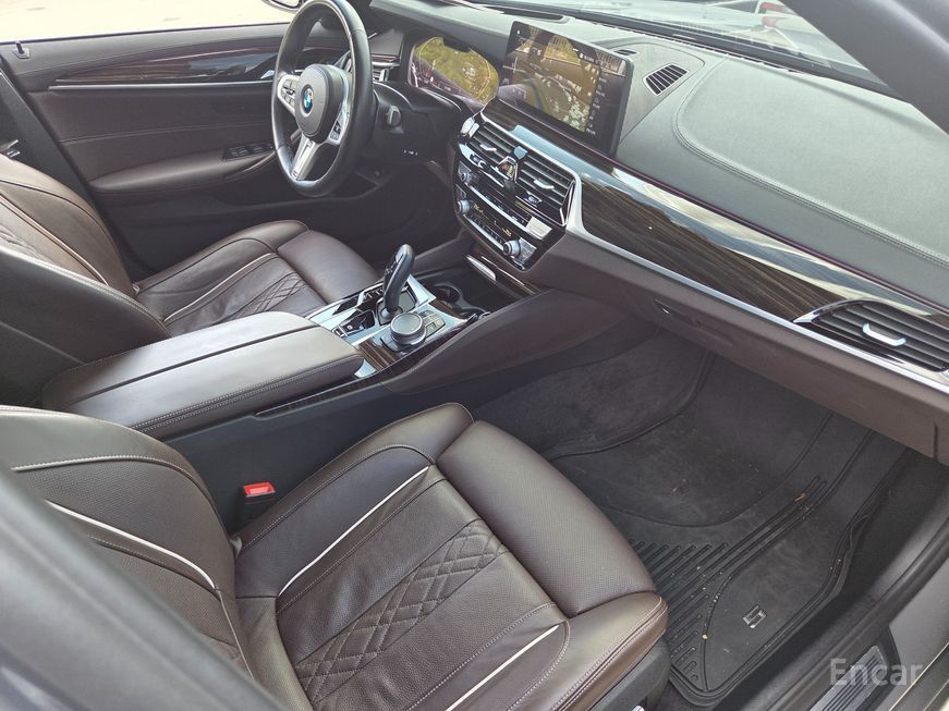 BMW 5 Series - фото 5