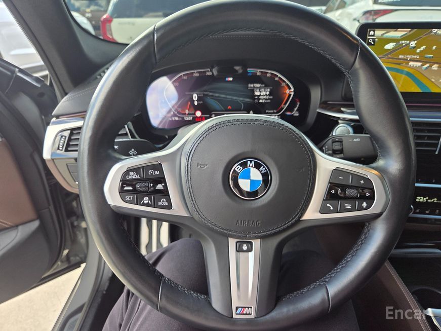 BMW 5 Series - фото 6