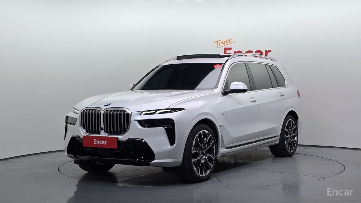 BMW X7 - фото 0