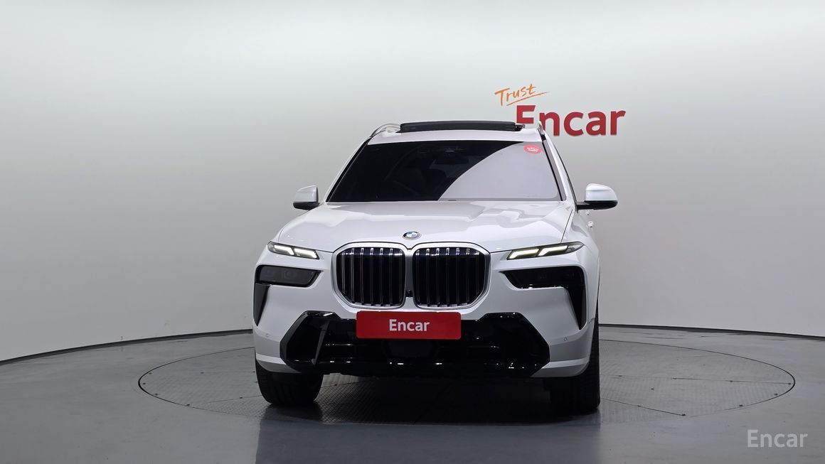BMW X7 - фото 2