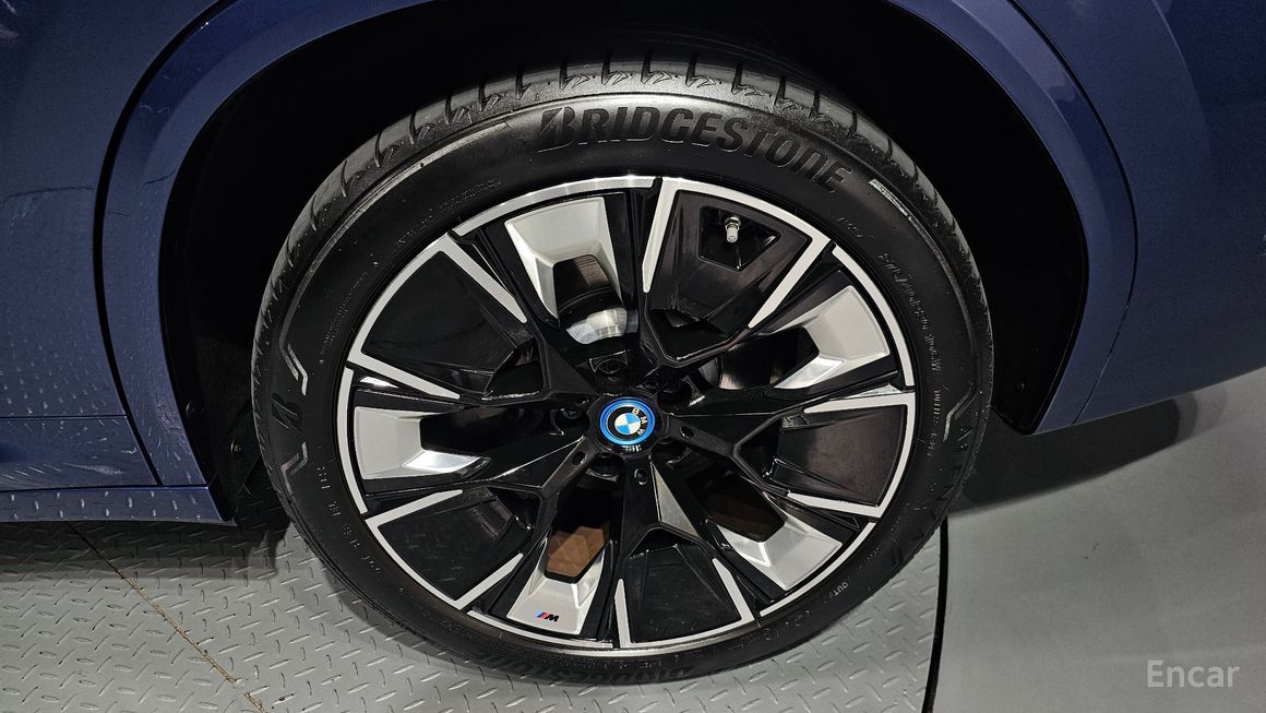 BMW iX3 - фото 4