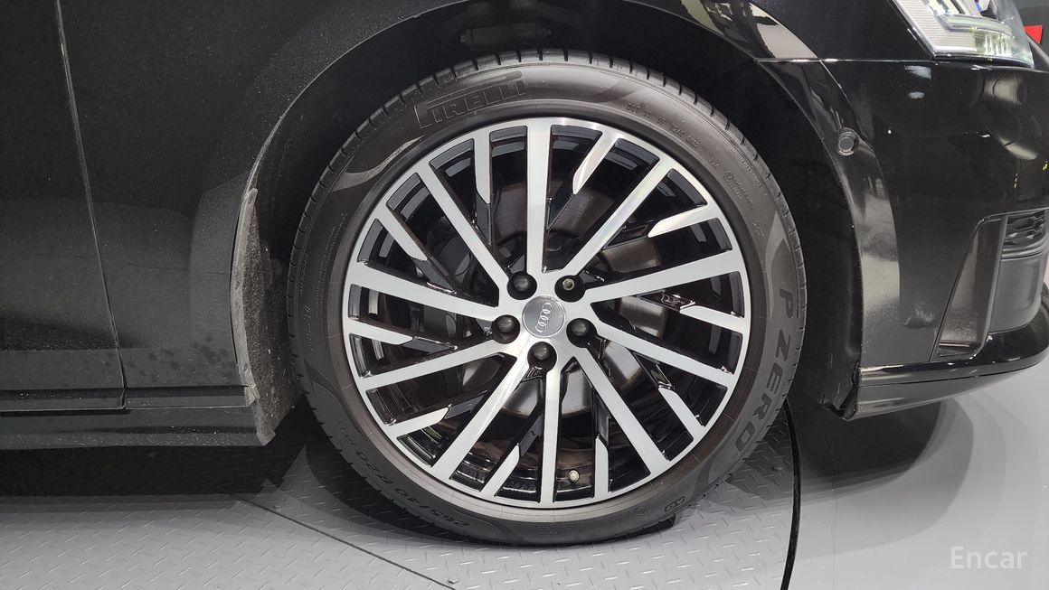Audi A8 - фото 4