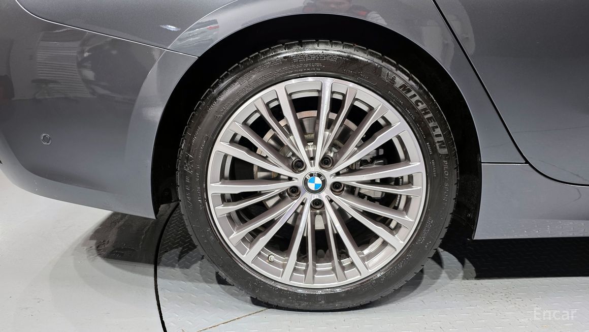 BMW 3 Series - фото 4