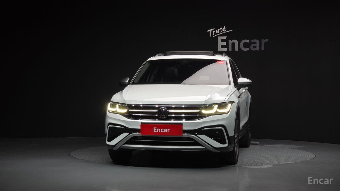 Volkswagen Tiguan - фото 2