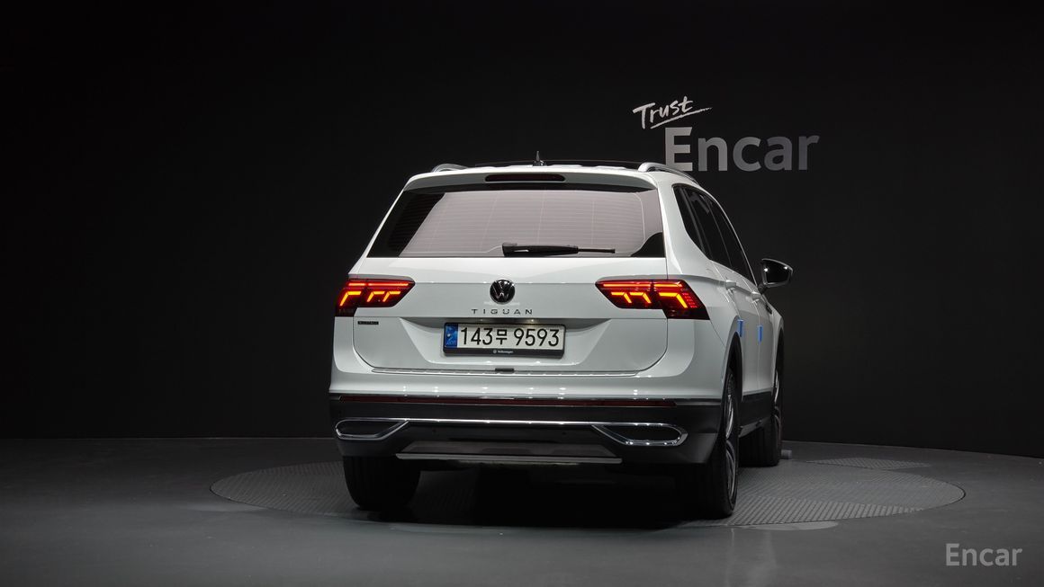 Volkswagen Tiguan - фото 3