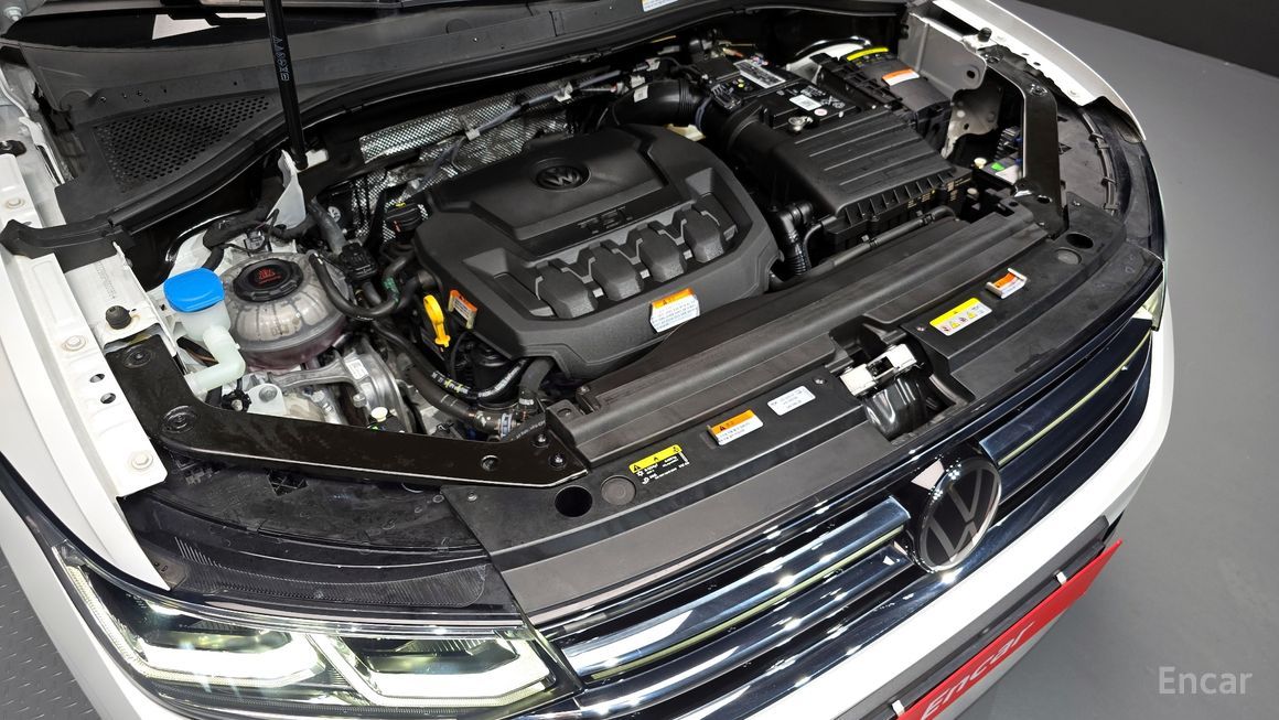 Volkswagen Tiguan - фото 5
