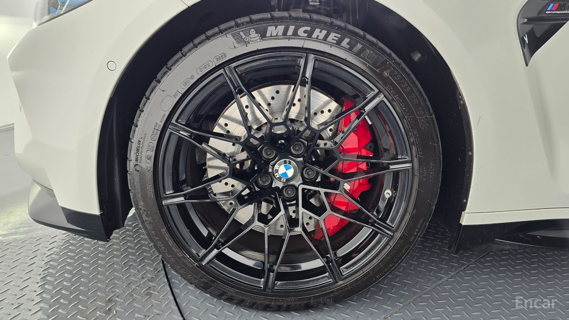 BMW M4 - фото 4