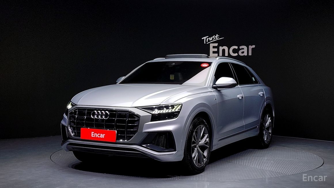Audi Q8 - фото 0