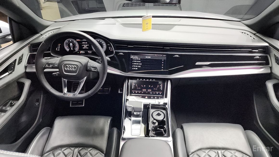 Audi Q8 - фото 6